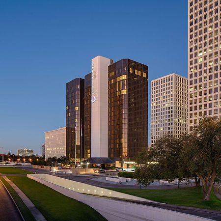 Doubletree By Hilton Hotel Houston Greenway Plaza Exterior foto