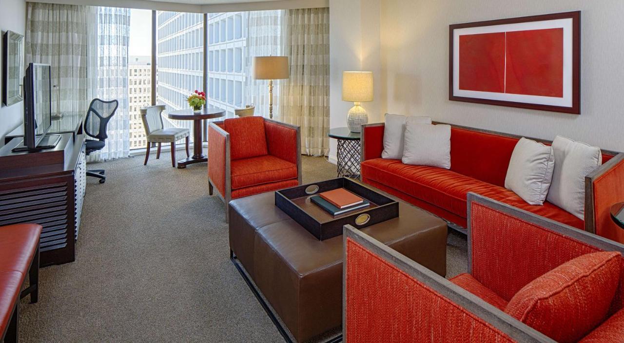 Doubletree By Hilton Hotel Houston Greenway Plaza Exterior foto